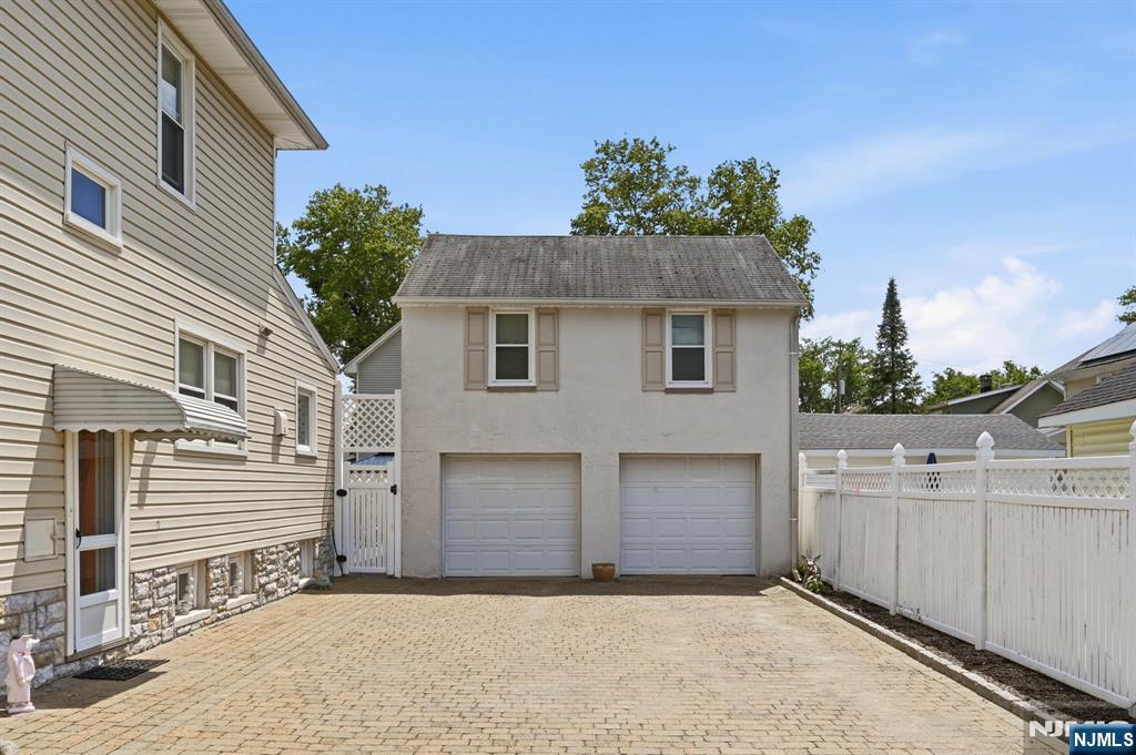 72 Maitland Avenue - Photo 3
