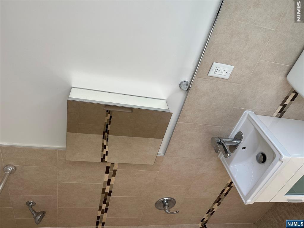234 Warren Street 234 - Photo 4
