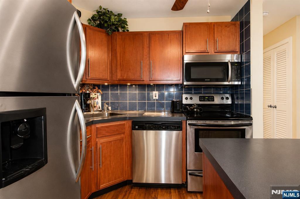 156 Liberty Street 8 - Photo 5