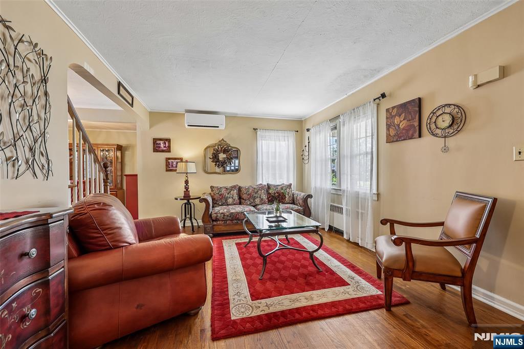 2-33 35th St, Fair Lawn, NJ 07410