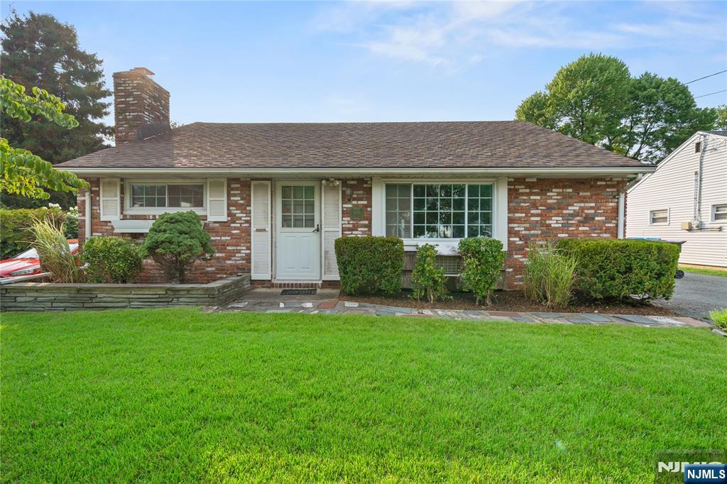 498 Riverside Ter, Rutherford, NJ 07070