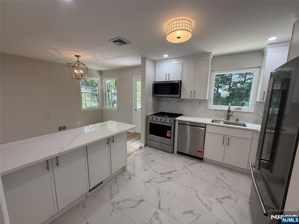 16 Valley Brook Drive - Photo 3
