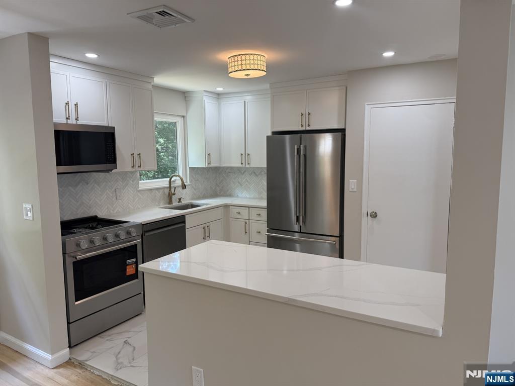 16 Valley Brook Drive - Photo 5
