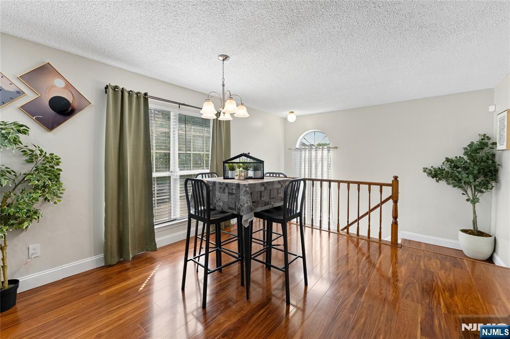 25 Holly Street - Photo 2