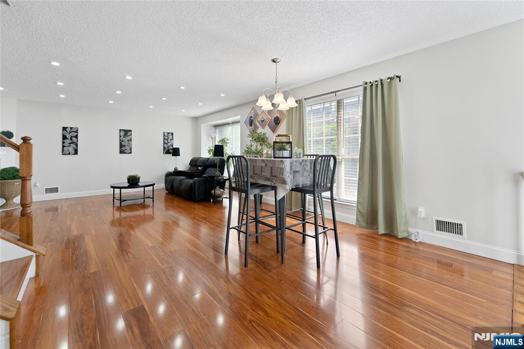 25 Holly Street - Photo 3