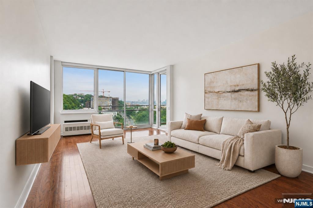 1215 Hudson Park - Photo 2