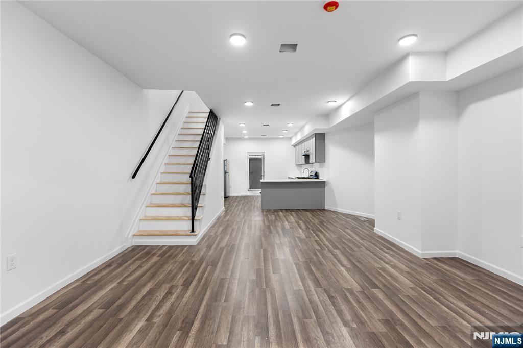 43 1/2 Cortland Street - Photo 1