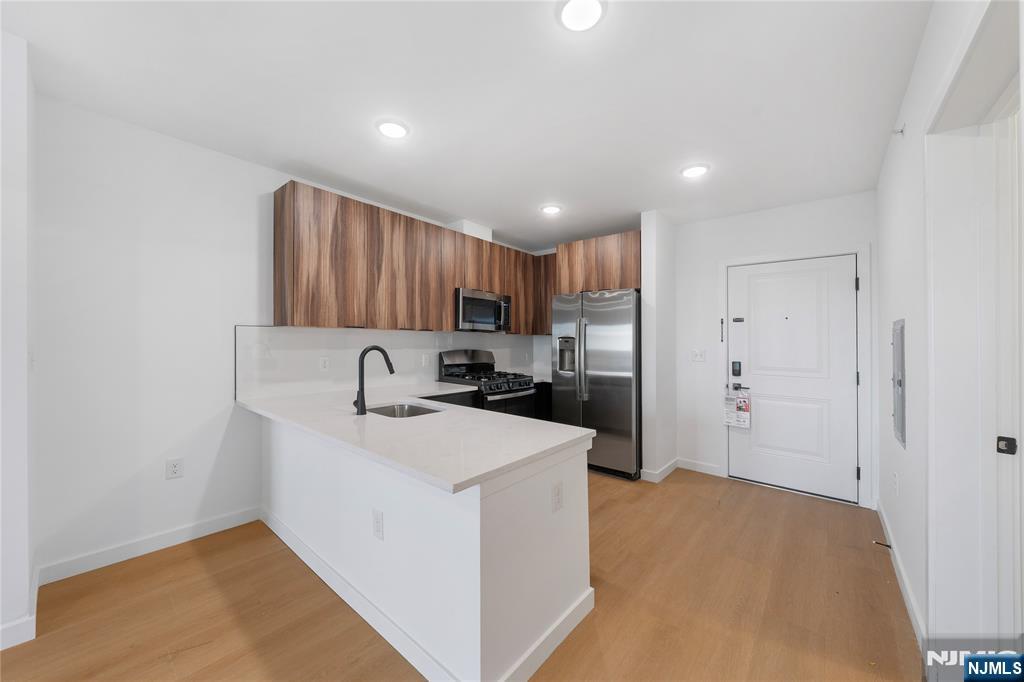 768 Bergen Street 4C - Photo 1
