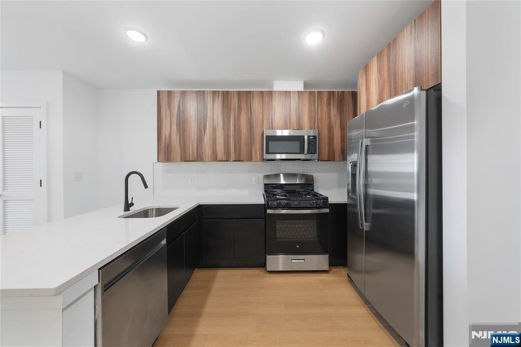 768 Bergen Street 4C - Photo 3