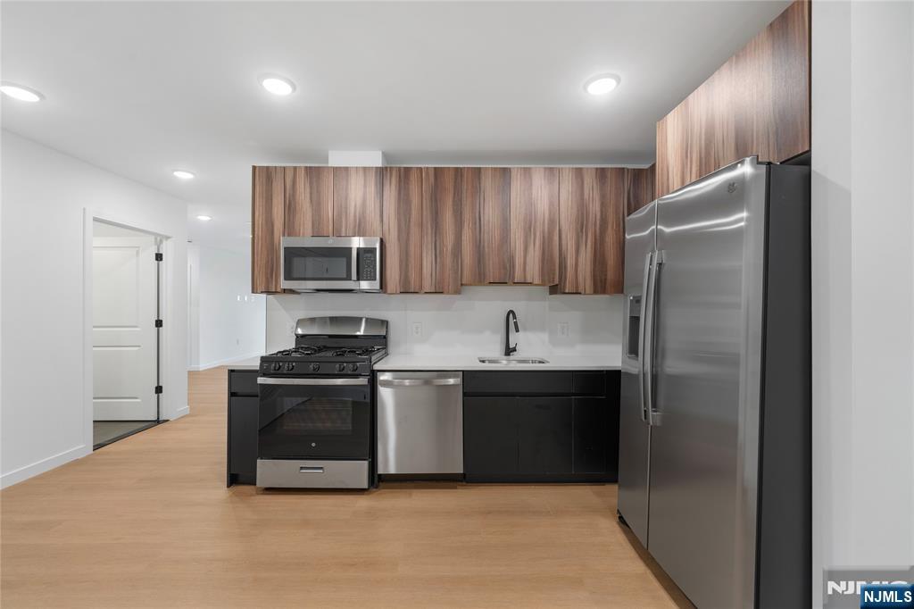 768 Bergen Street 5D - Photo 3