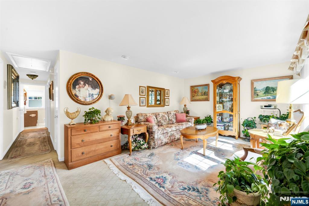 63 Hazel Avenue - Photo 3