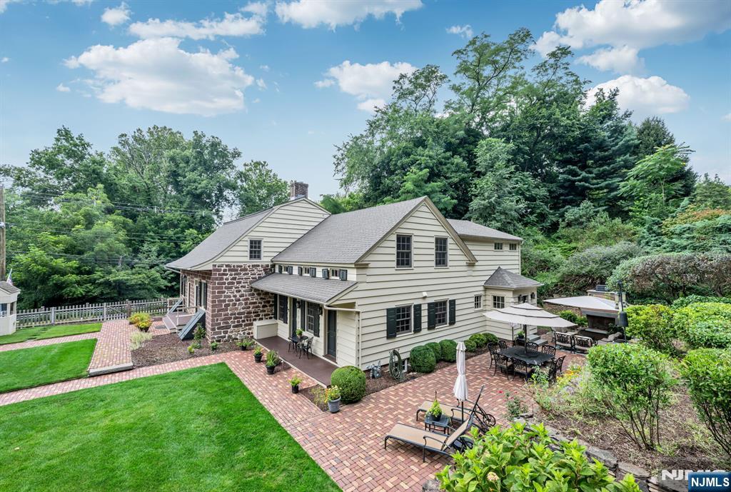 605 E Saddle River Road - Photo 4