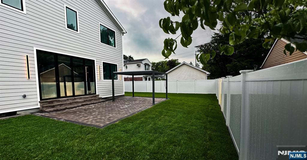 171 Newcomb Road — photo 7