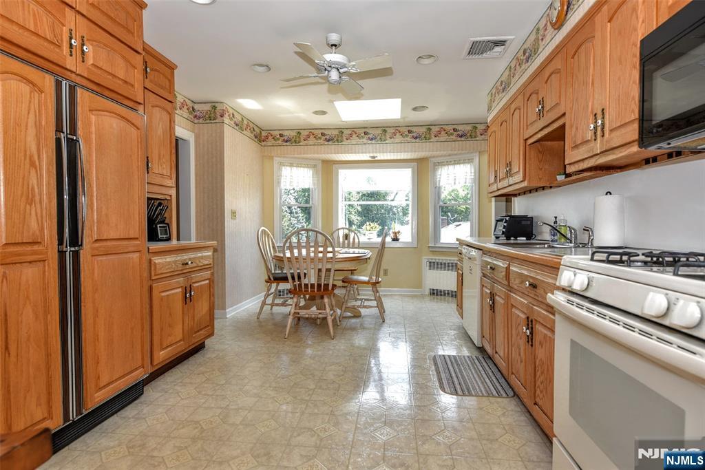 88 Spring Valley Road - Photo 3