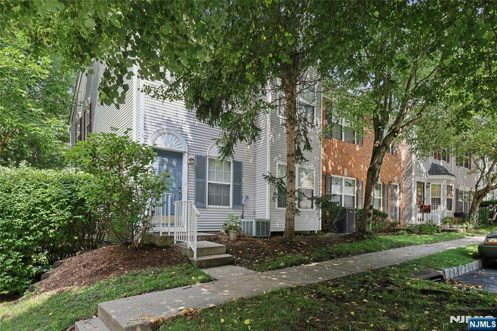 2053 Charles Court - Photo 1