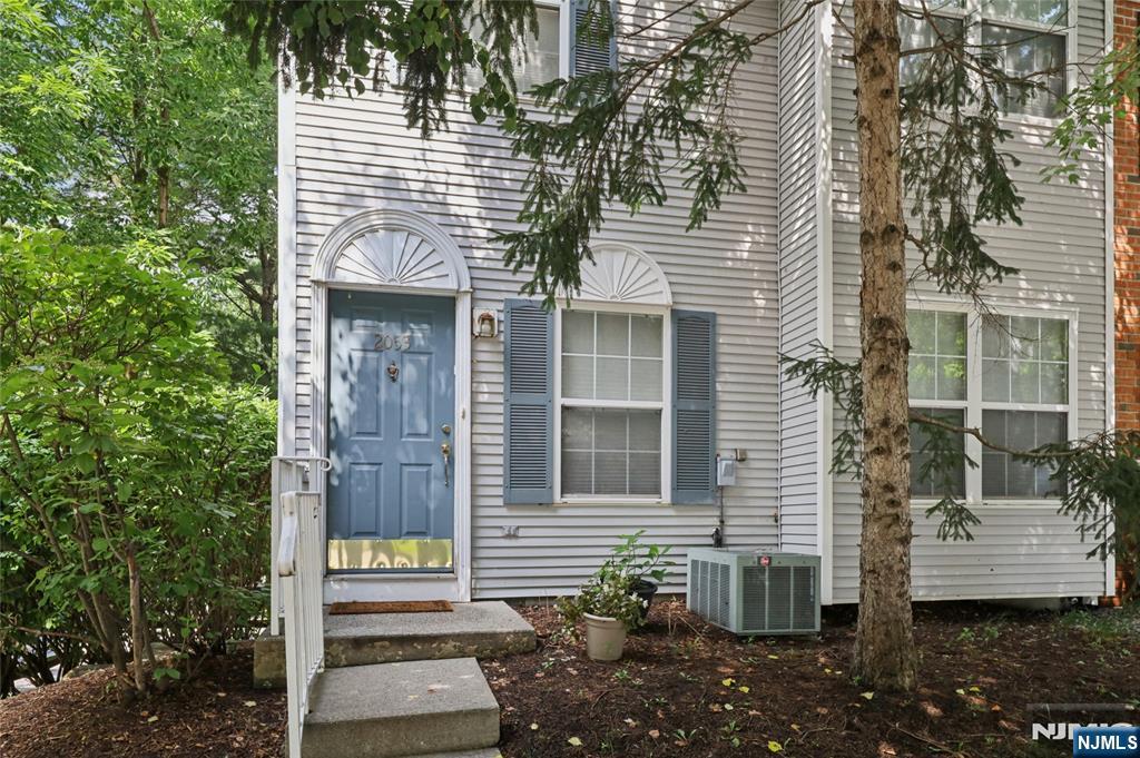 2053 Charles Court - Photo 4