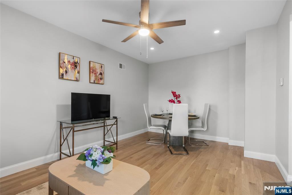96 Washington St, Lodi, NJ 07644