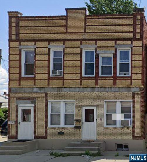 446 RIVERSIDE Avenue - Photo 1