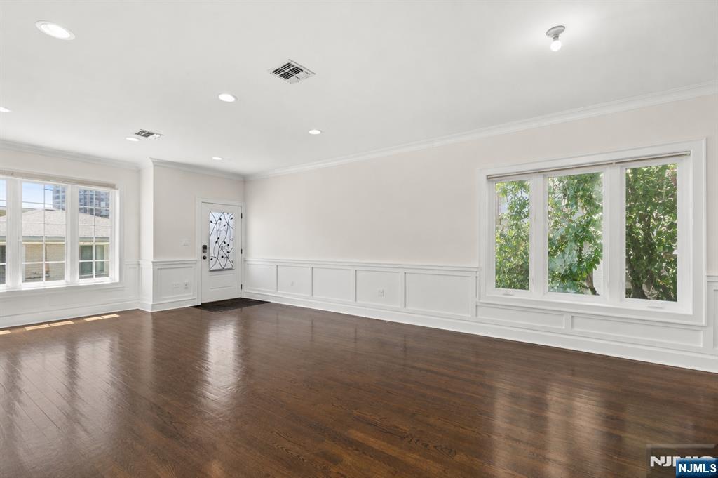 1627 John Street A - Photo 5