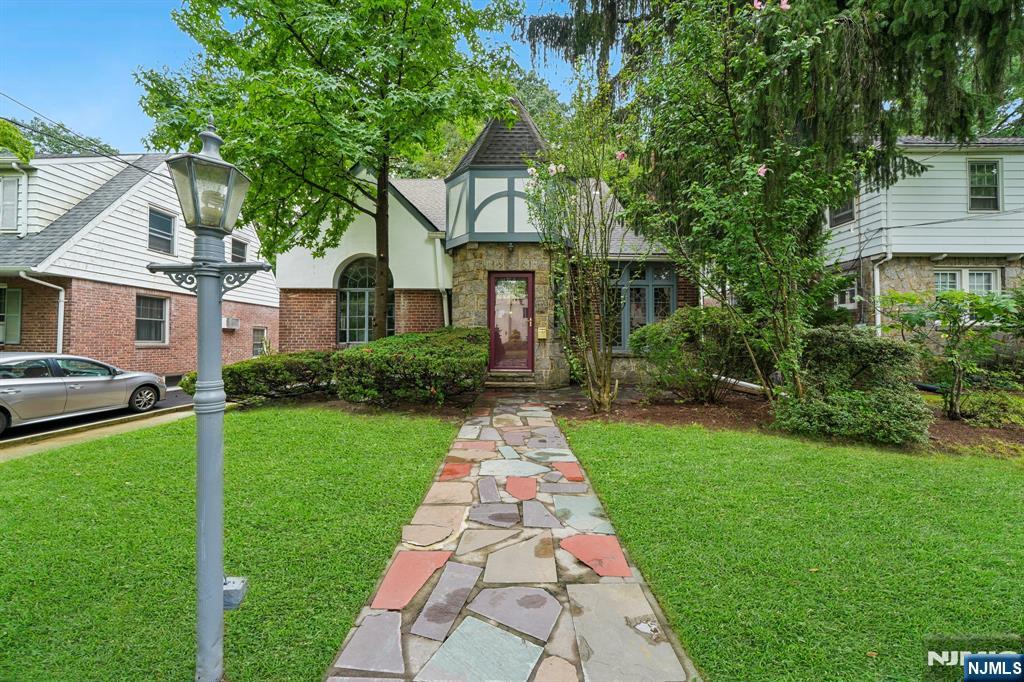 1094 Belle Ave, Teaneck, NJ 07666