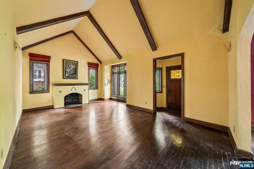 1094 Belle Ave, Teaneck, NJ 07666