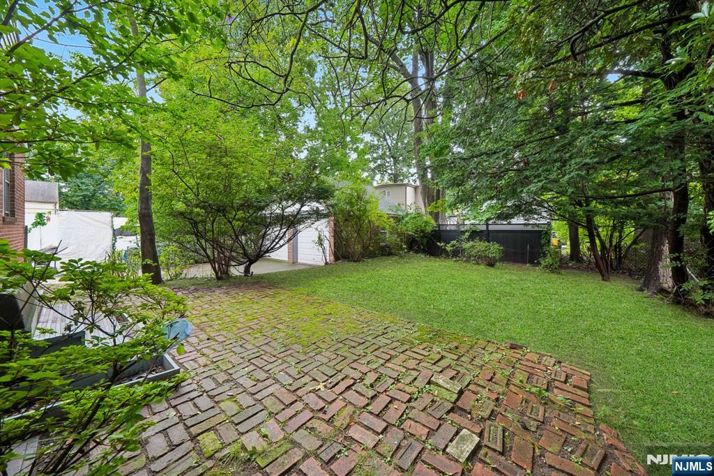 1094 Belle Ave, Teaneck, NJ 07666