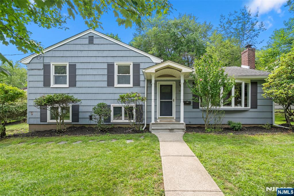 Homes for sale in Closter, NJ | 14 Greenway Ct, Closter, NJ 07624 | MLS# 26027926