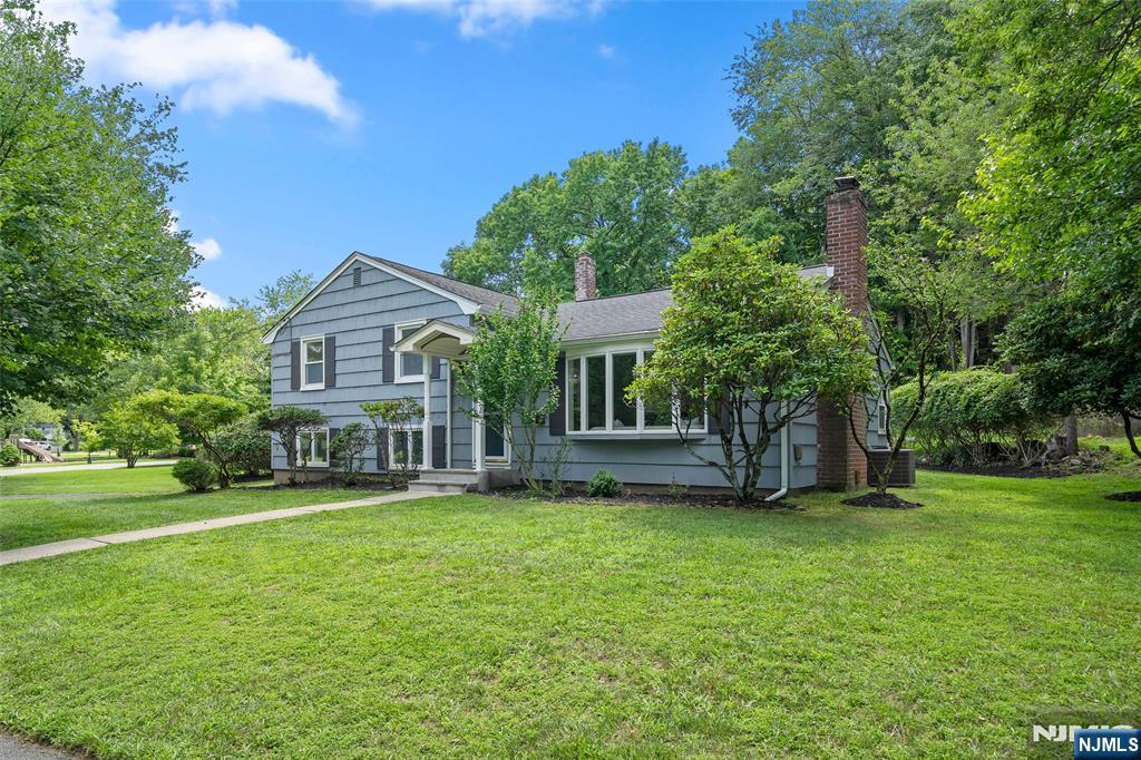 Homes for sale in Closter, NJ | 14 Greenway Ct, Closter, NJ 07624 | MLS# 26027926