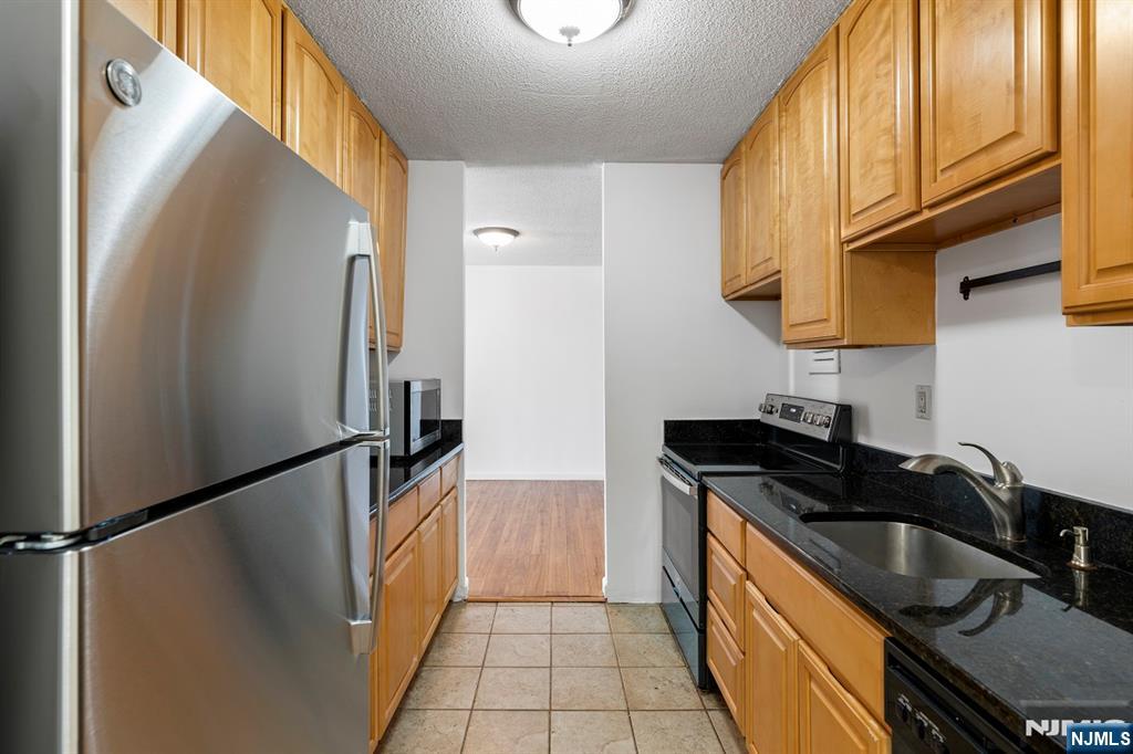 7855 Boulevard East 27H - Photo 5