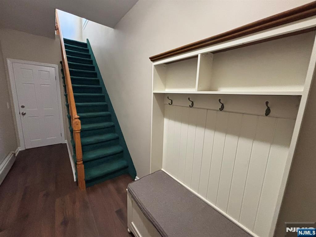 466 Chestnut Street - Photo 2