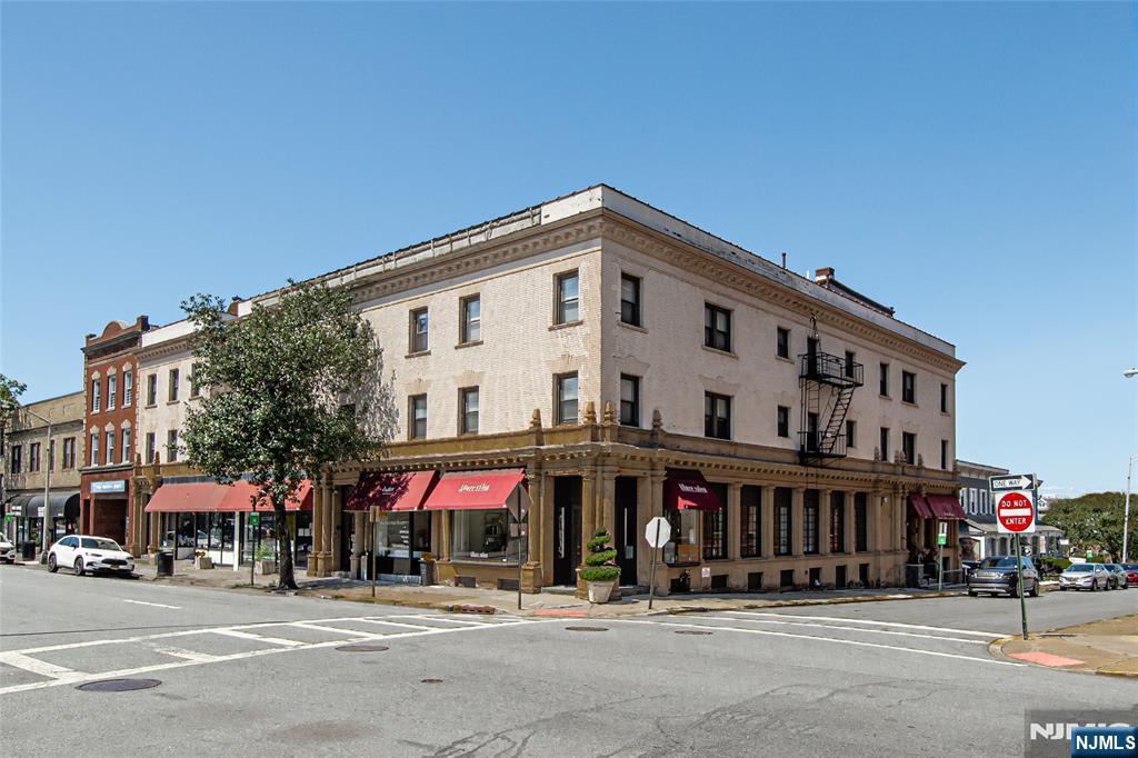 22 Engle Street 12 - Photo 2