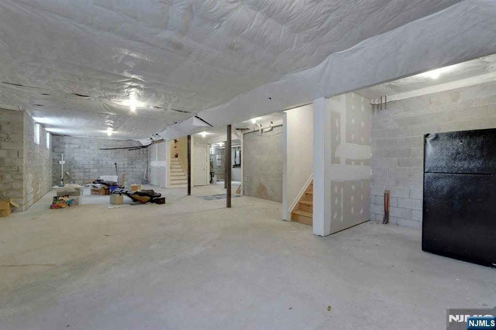 375 Sanford Avenue
