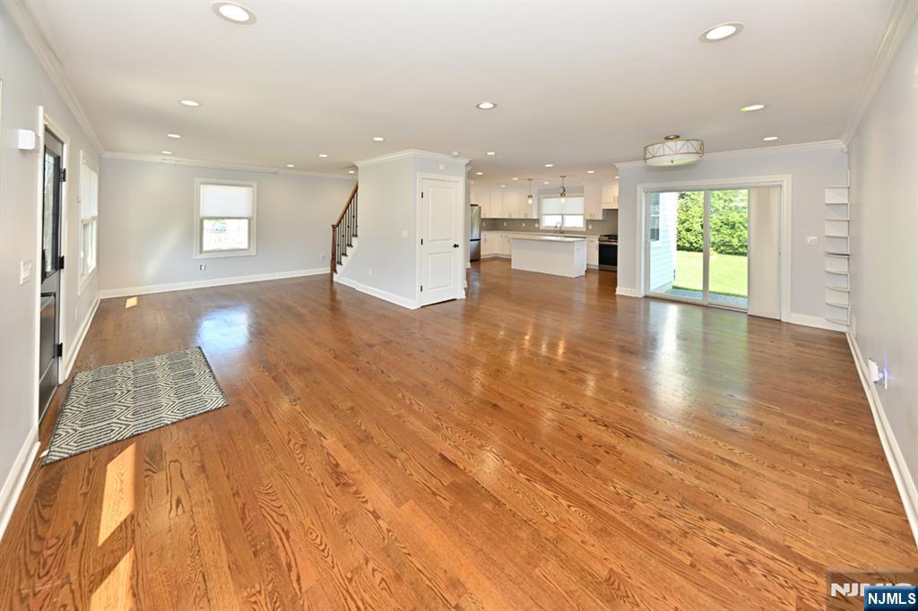 39-37 Sycamore Drive - Photo 4