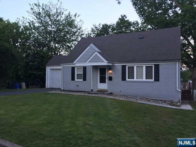 207 Wortendyke Avenue - Photo 1
