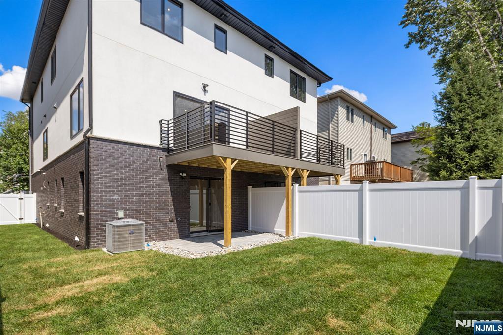 264 Grant Ave, Cliffside Park, NJ 07010