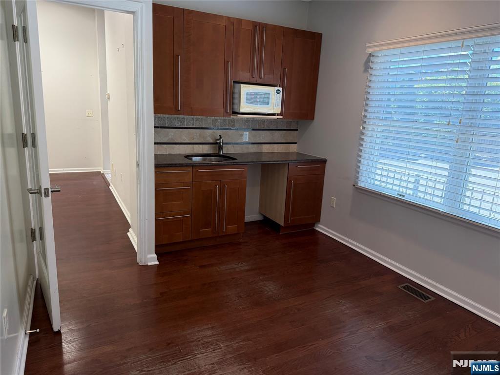 253 Madison Avenue - Photo 3