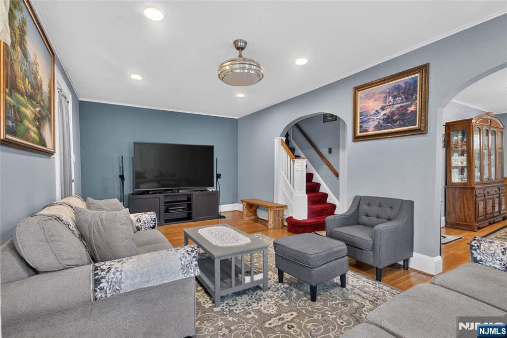 1501 Rose Terrace - Photo 4