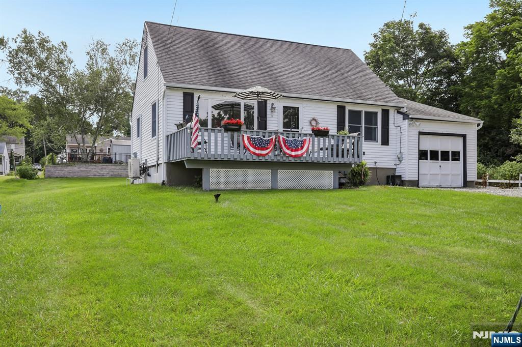 8 Windsor Road - Photo 2