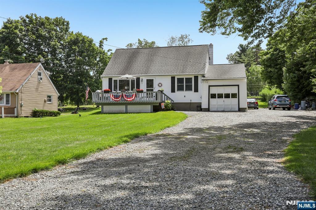 8 Windsor Road - Photo 3