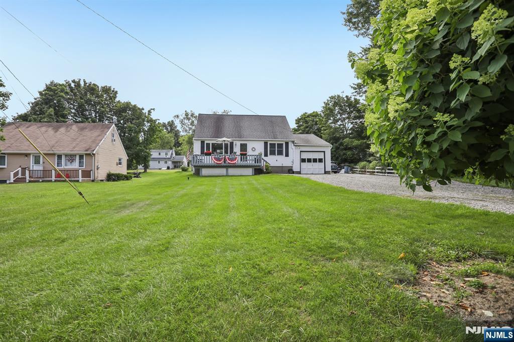 8 Windsor Road - Photo 4