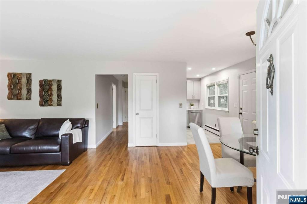 108 Wyandotte Avenue - Photo 4