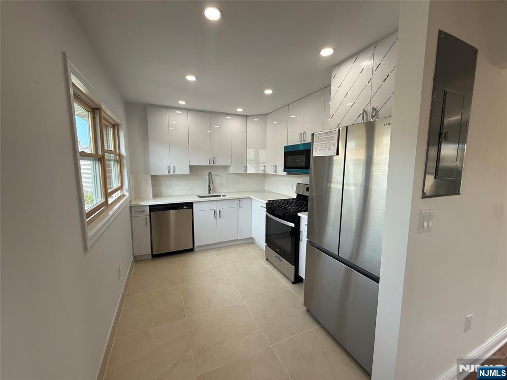 307 9th Street 3A - Photo 3