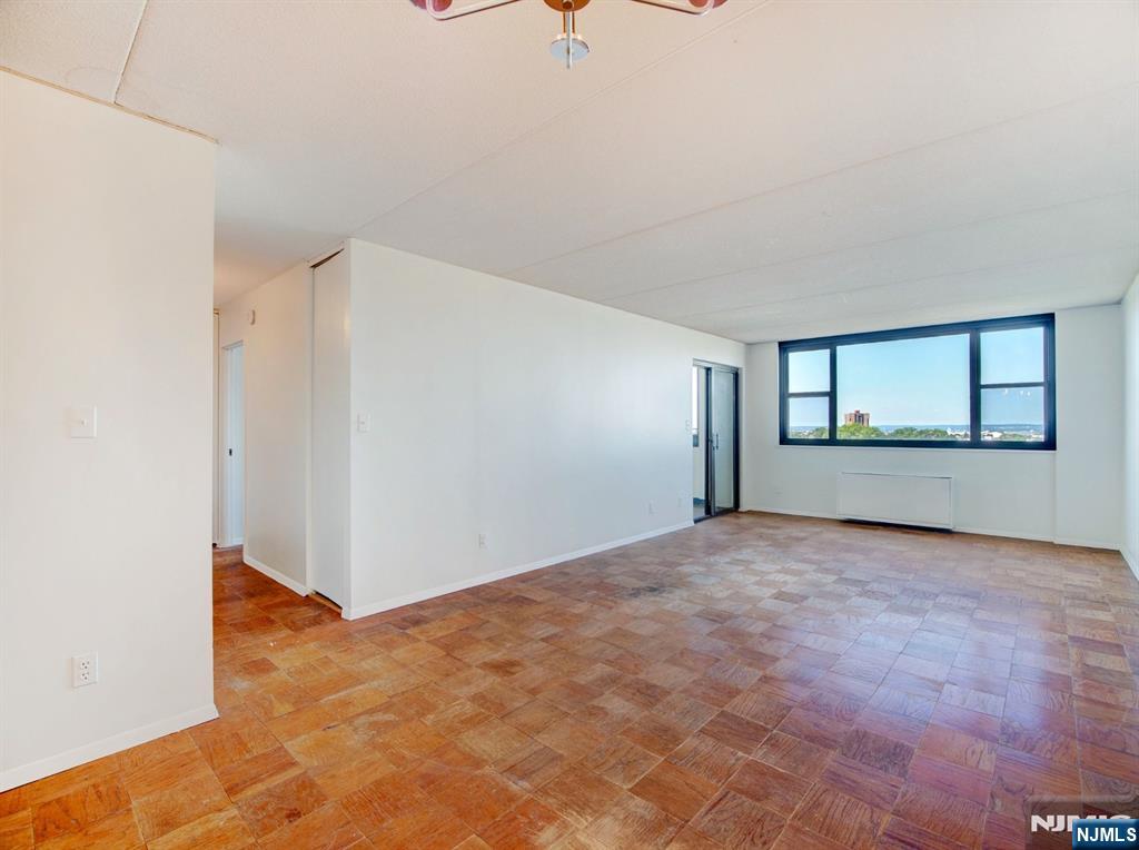 250 Gorge Road 18E - Photo 4