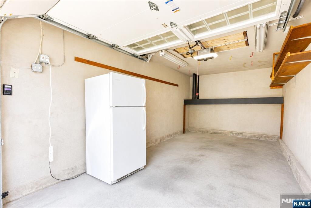 1-10 Lambert Rd, Fair Lawn, NJ 07410