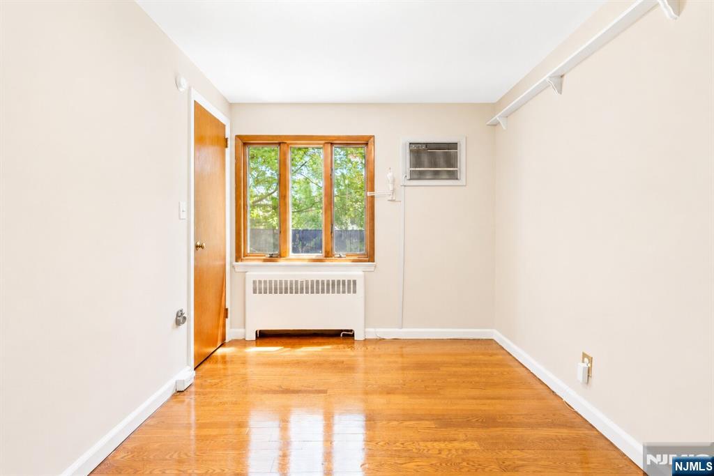 1-10 Lambert Rd, Fair Lawn, NJ 07410