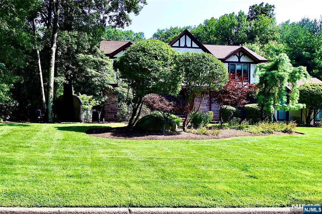 9 Watch Hill Road - Photo 2