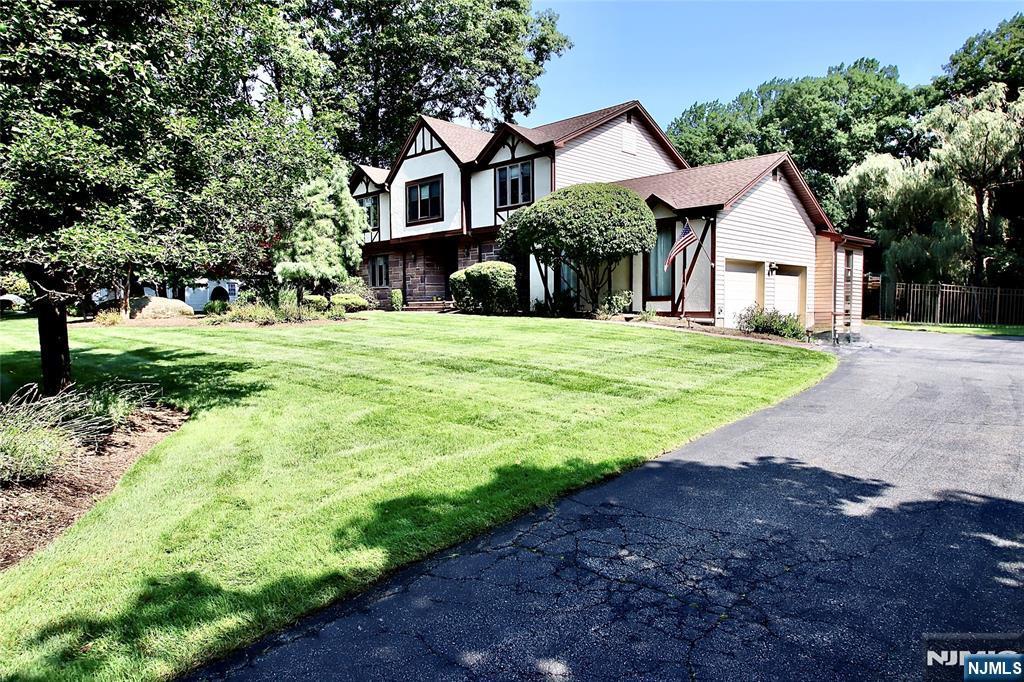 9 Watch Hill Road - Photo 3