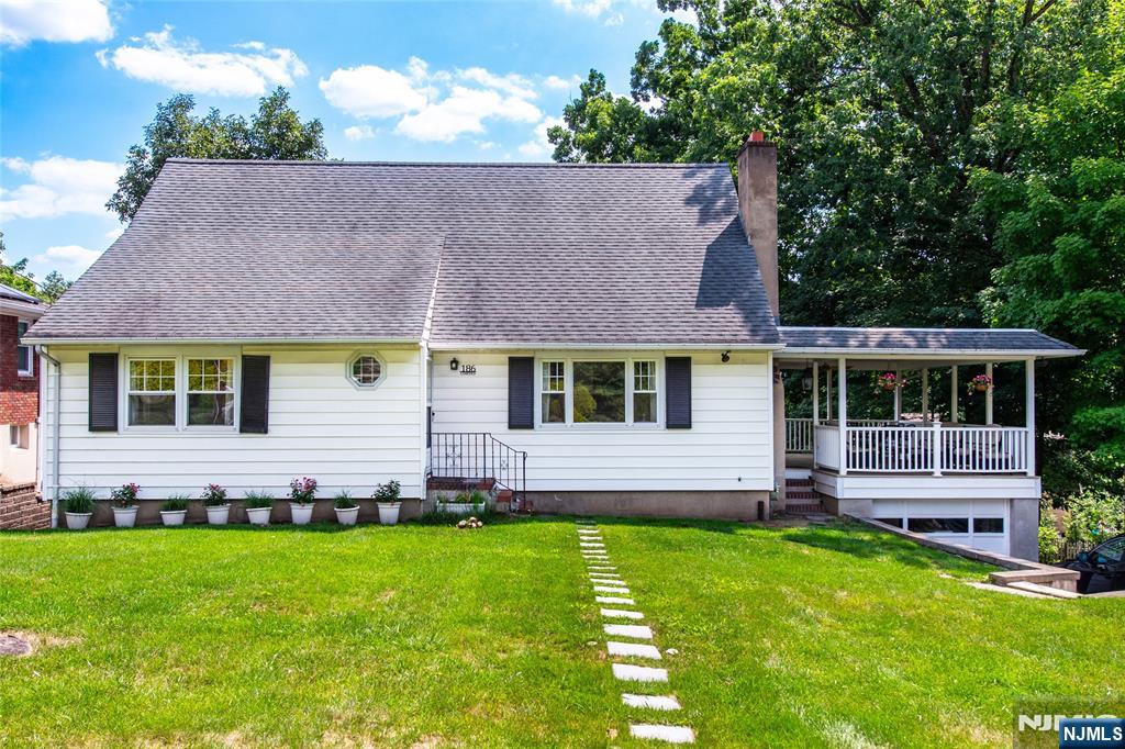 186 Macdonald Drive - Photo 2