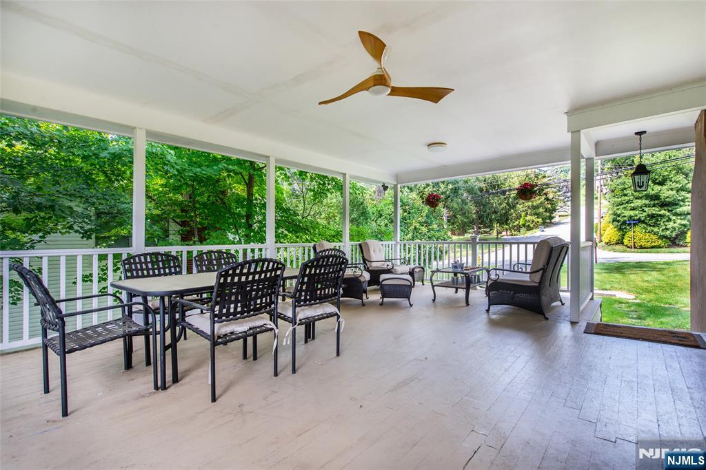 186 Macdonald Drive - Photo 4