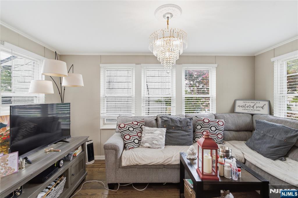 138 Elder Ave, Bergenfield, NJ 07621